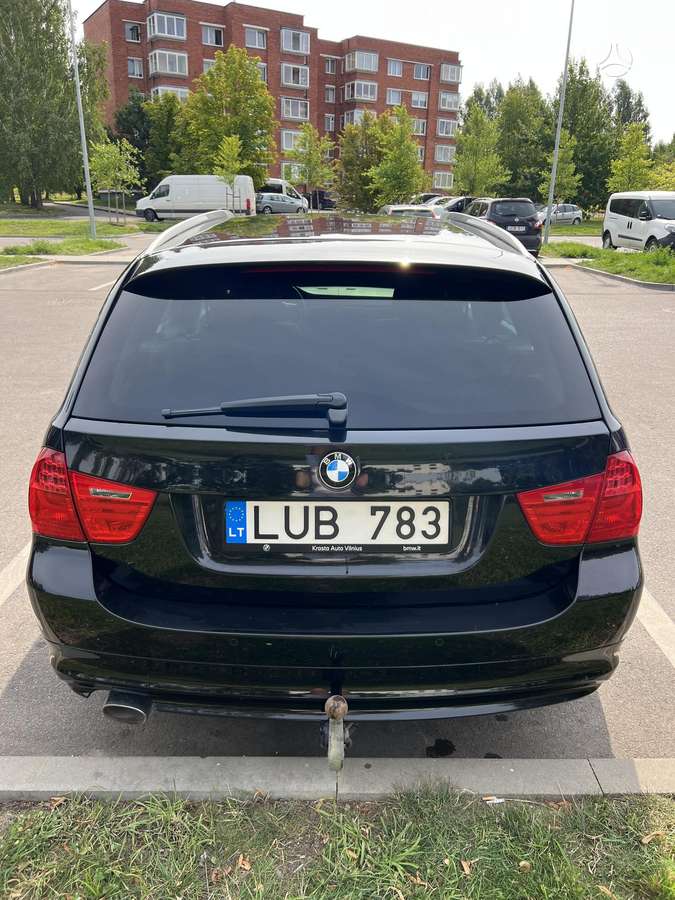 BMW 320 2011 — photo 8