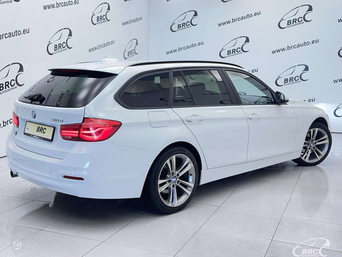 BMW 318 2015 — салон