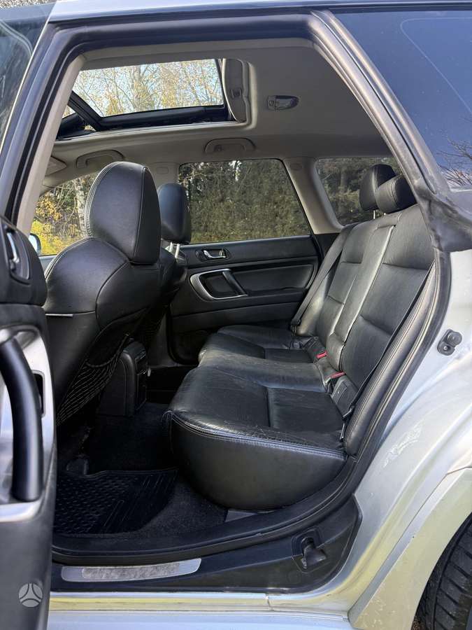 Subaru Legacy 2005 — фото 11