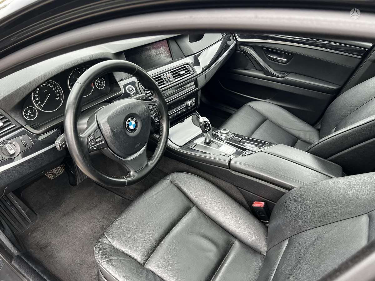 BMW 520 2011 — photo 14