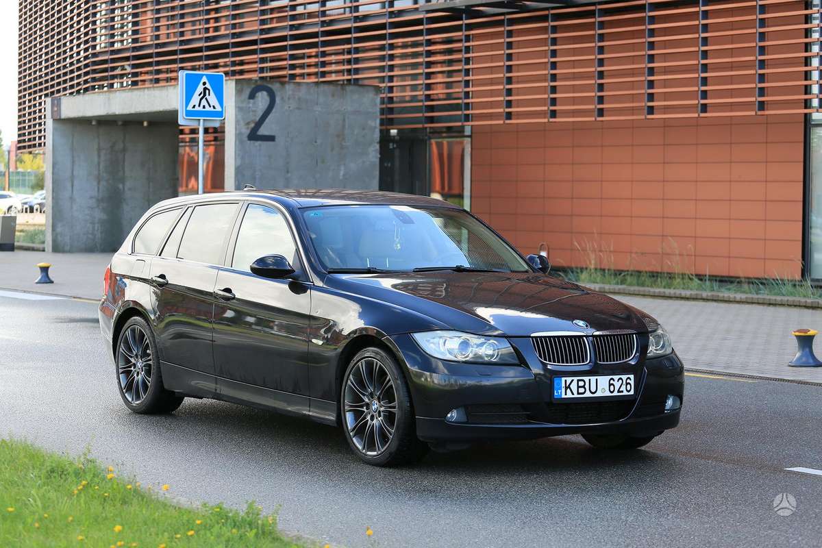 BMW 325, 2008