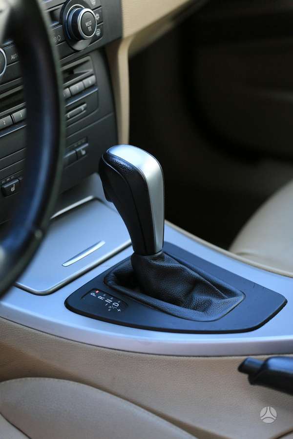 BMW 325 2008 — photo 14
