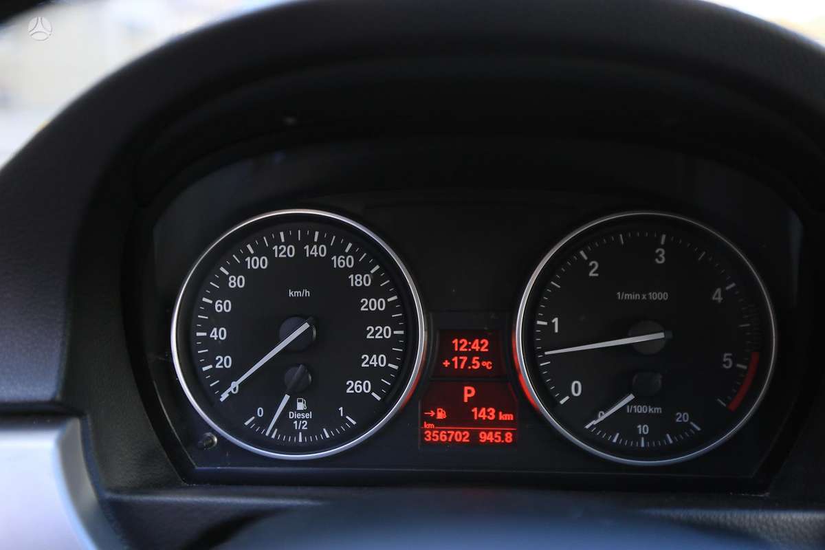 BMW 325 2008 — photo 9