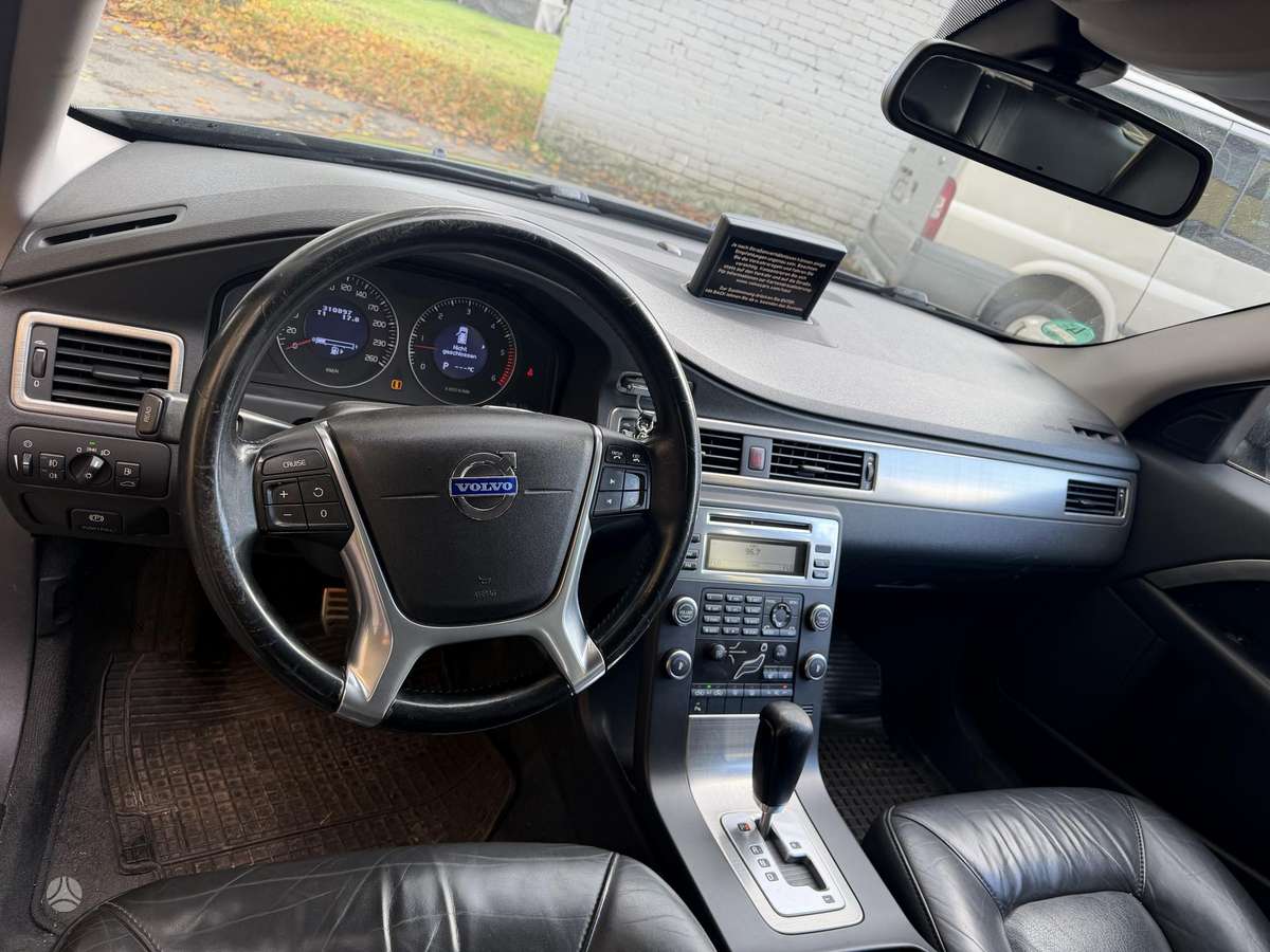 Volvo V70 2009 — photo 6