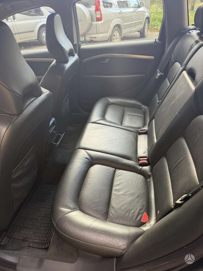 Volvo V70 2009 — photo 7