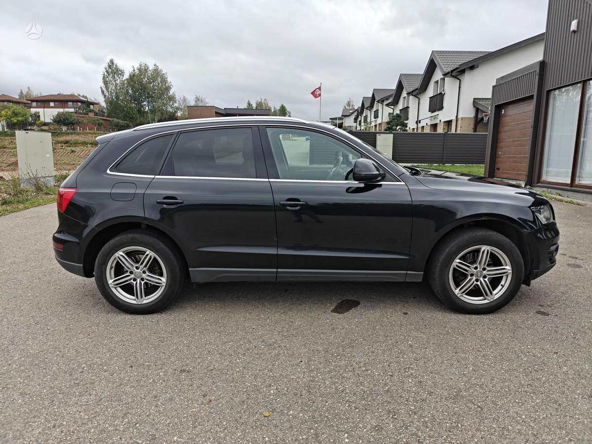 Audi Q5 2009 — салон