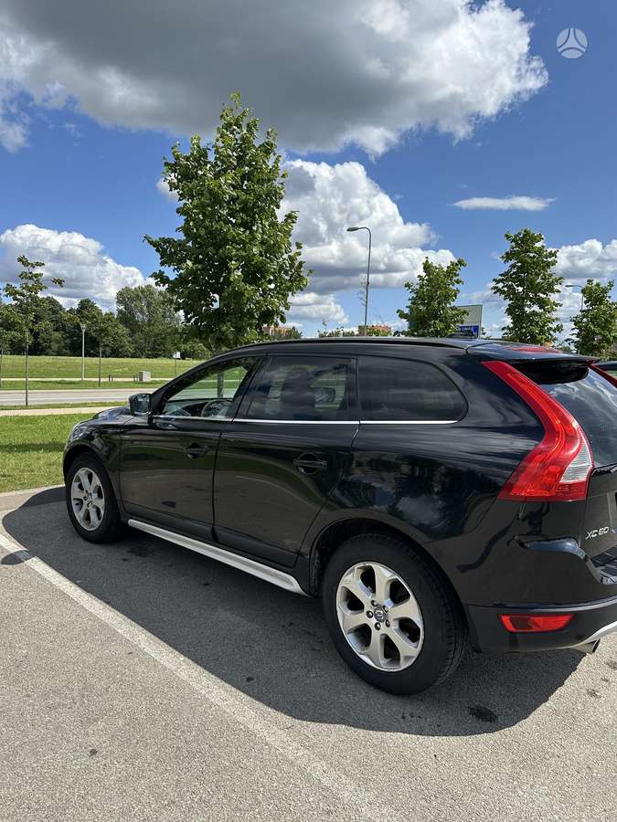 Volvo XC60 2010 — вигляд ззаду
