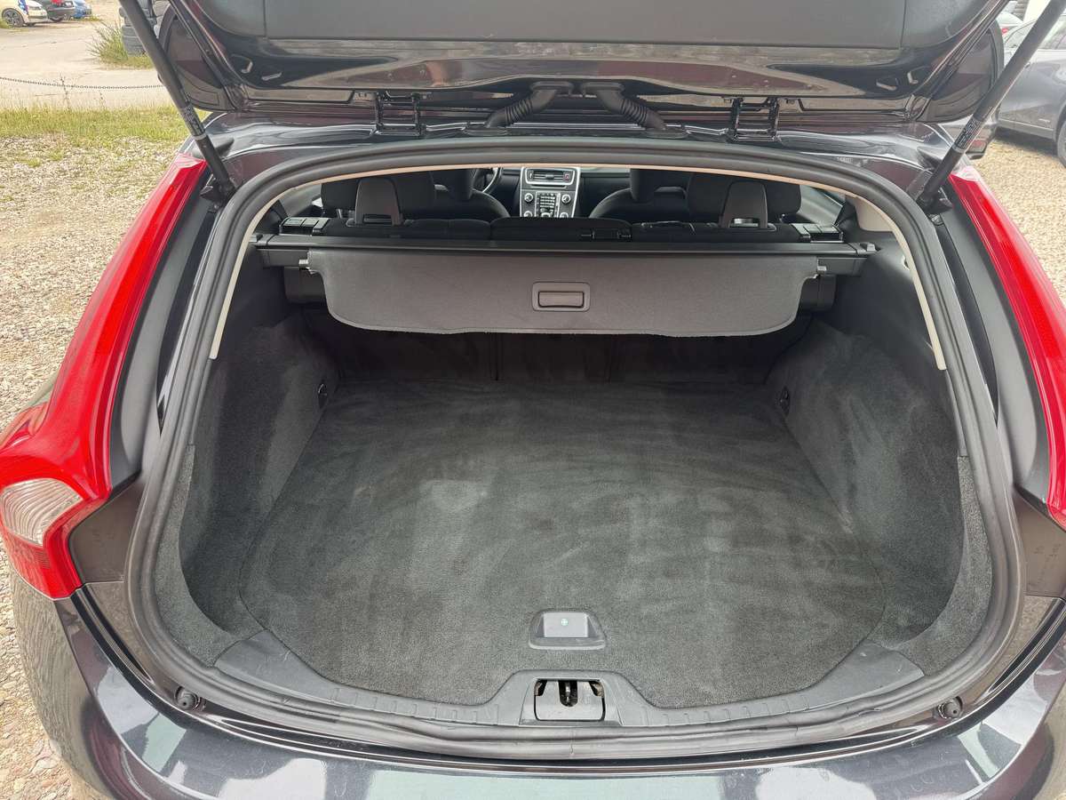 Volvo V60 2012 — photo 13