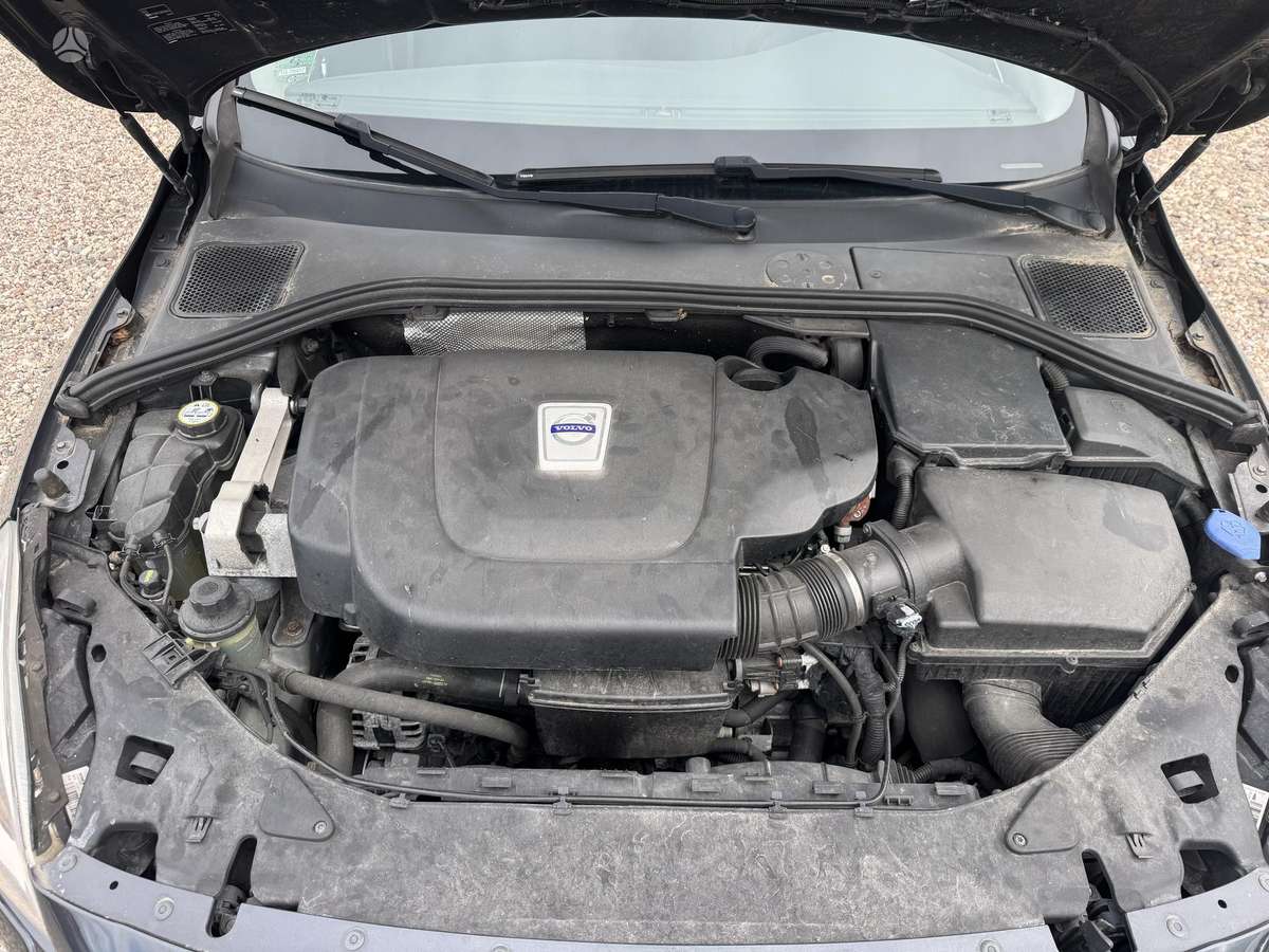 Volvo V60 2012 — photo 18