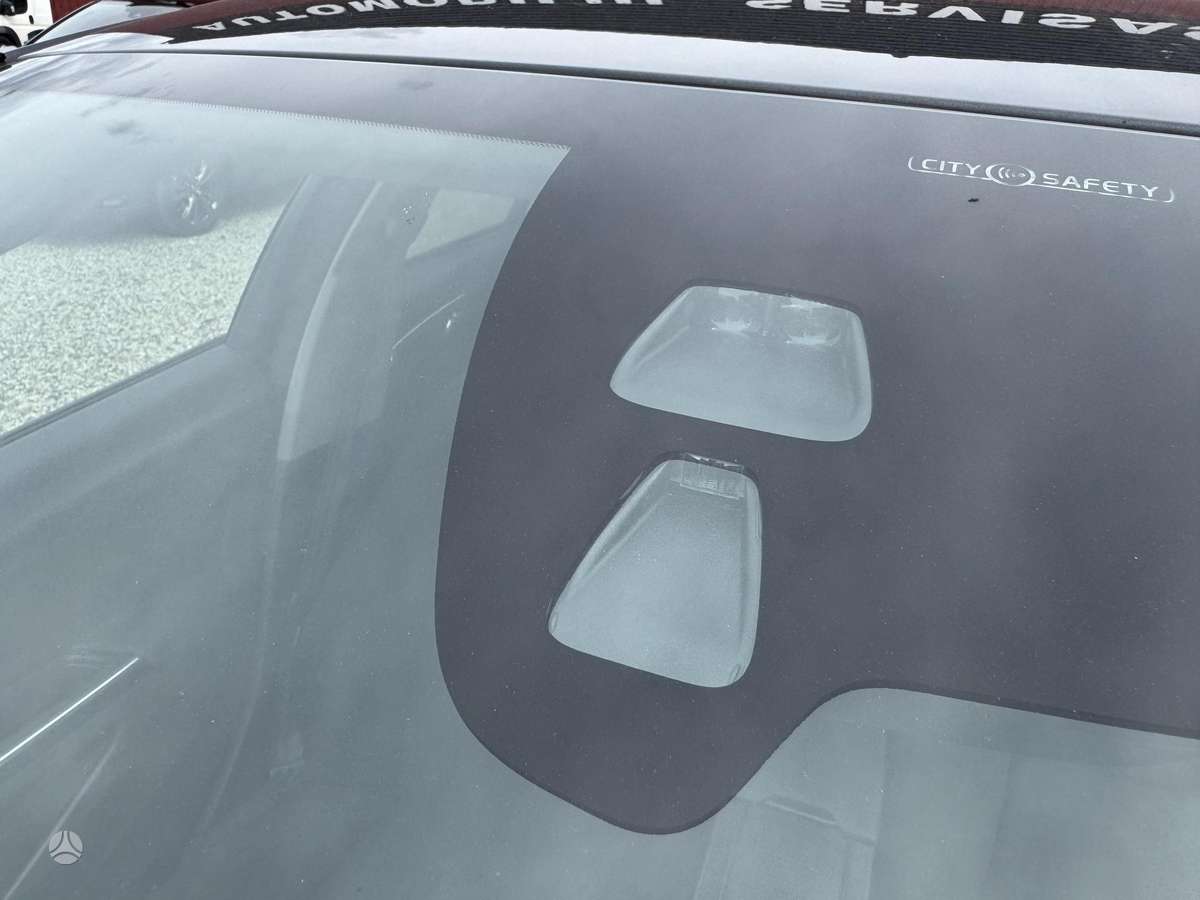 Volvo V60 2012 — photo 19
