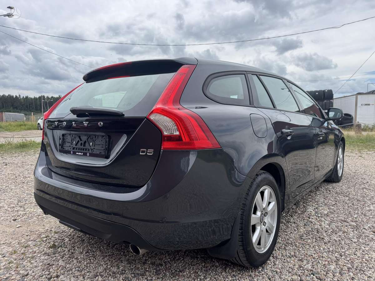 Volvo V60 2012 — photo 8
