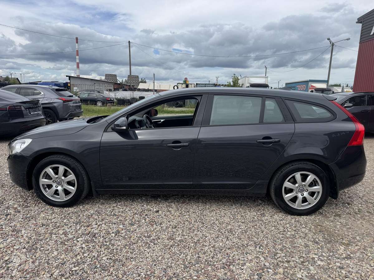 Volvo V60 2012 — photo 9