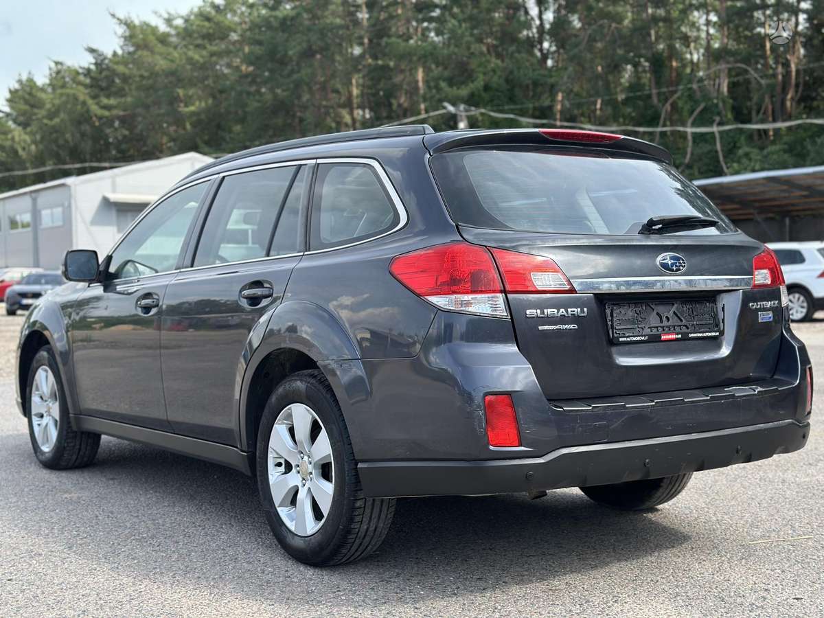 Subaru Outback 2010 — photo 10