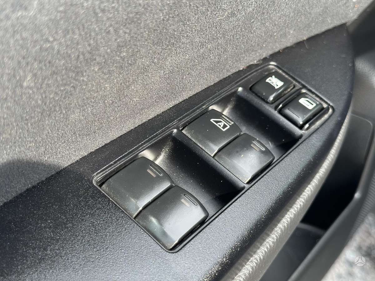 Subaru Outback 2010 — photo 15