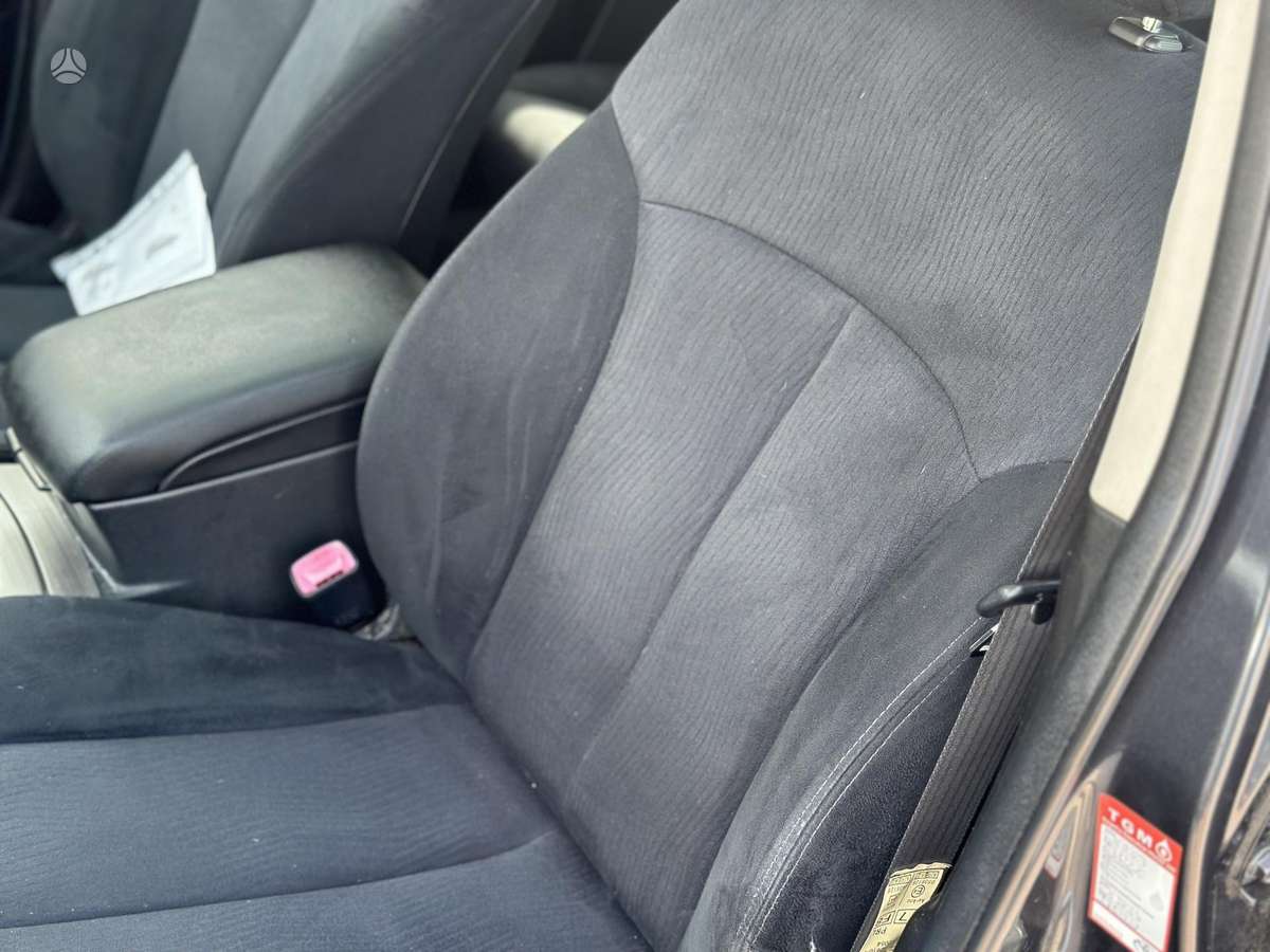Subaru Outback 2010 — photo 18