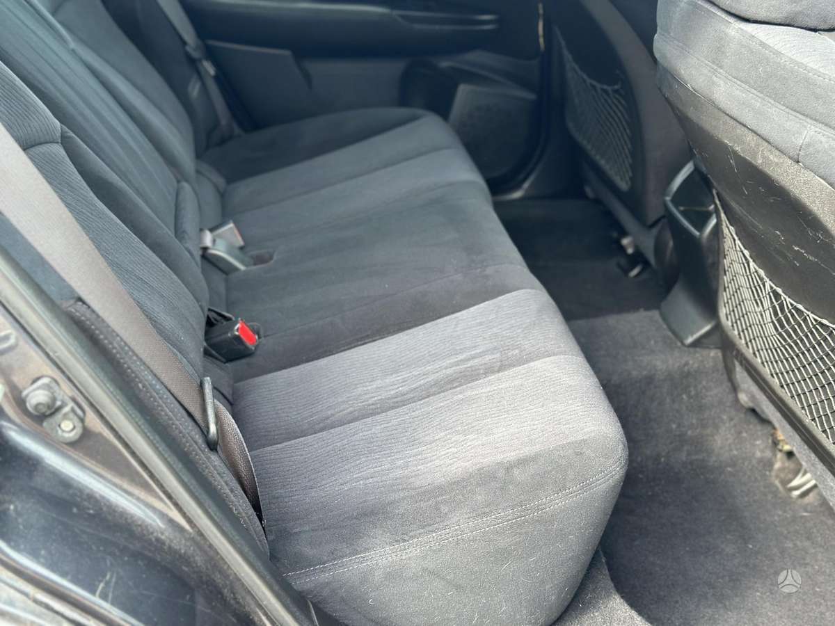 Subaru Outback 2010 — photo 23