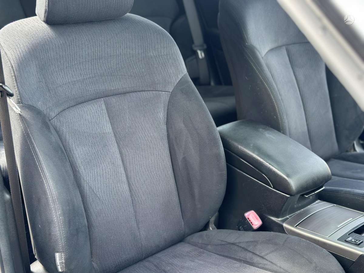 Subaru Outback 2010 — photo 25
