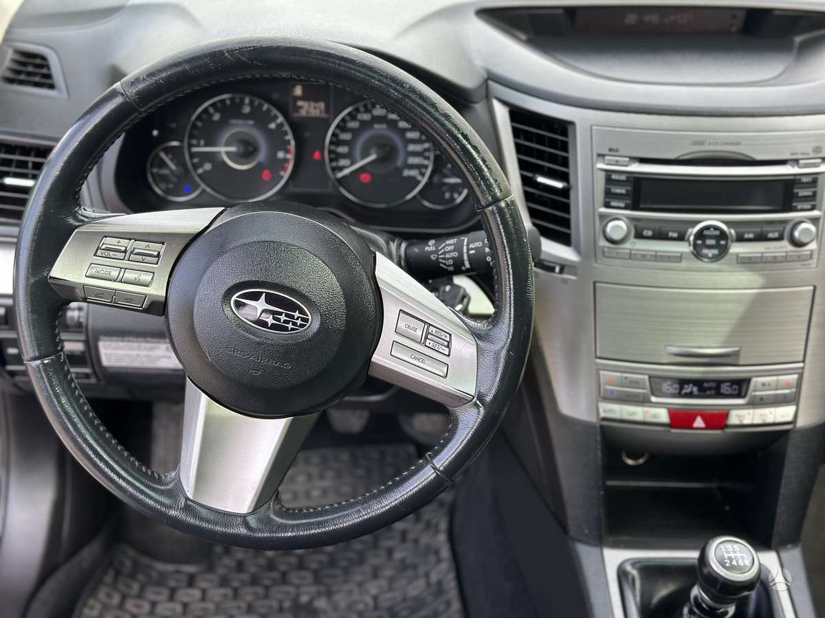 Subaru Outback 2010 — photo 26