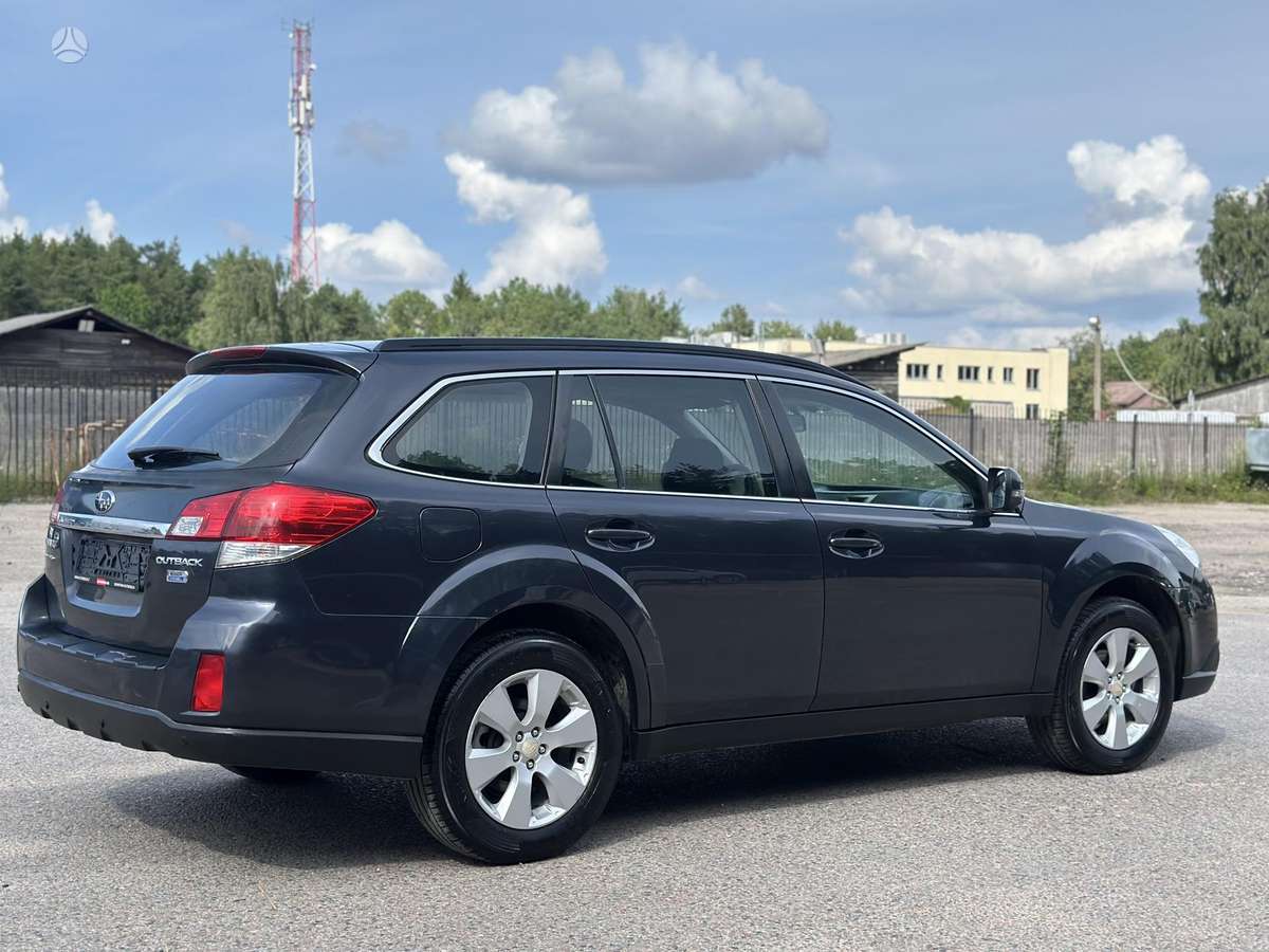 Subaru Outback 2010 — photo 6