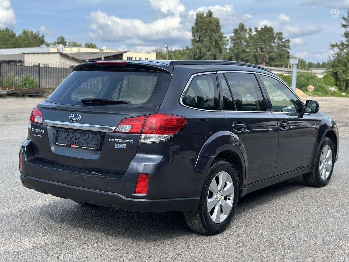 Subaru Outback 2010 — photo 7