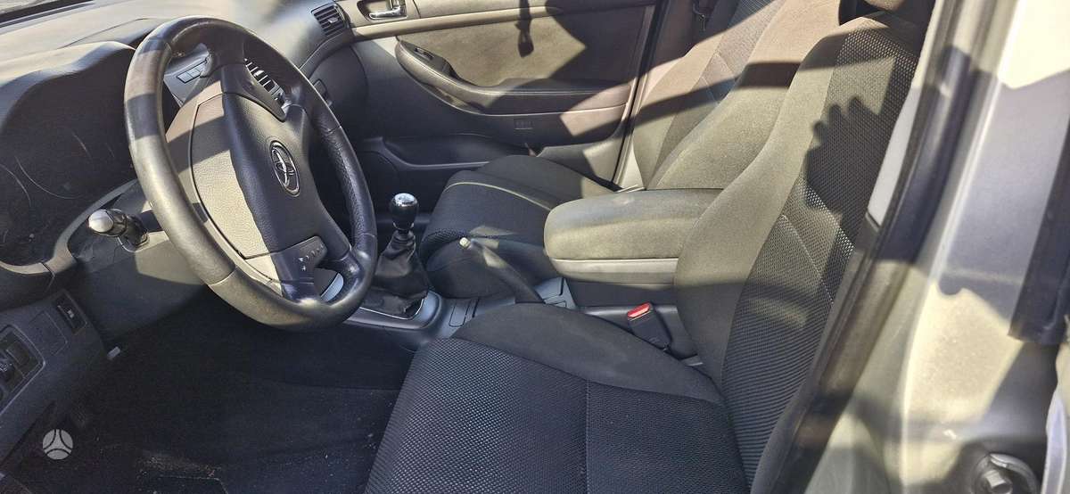 Toyota Avensis 2004 — photo 5