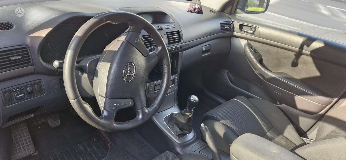 Toyota Avensis 2004 — photo 6
