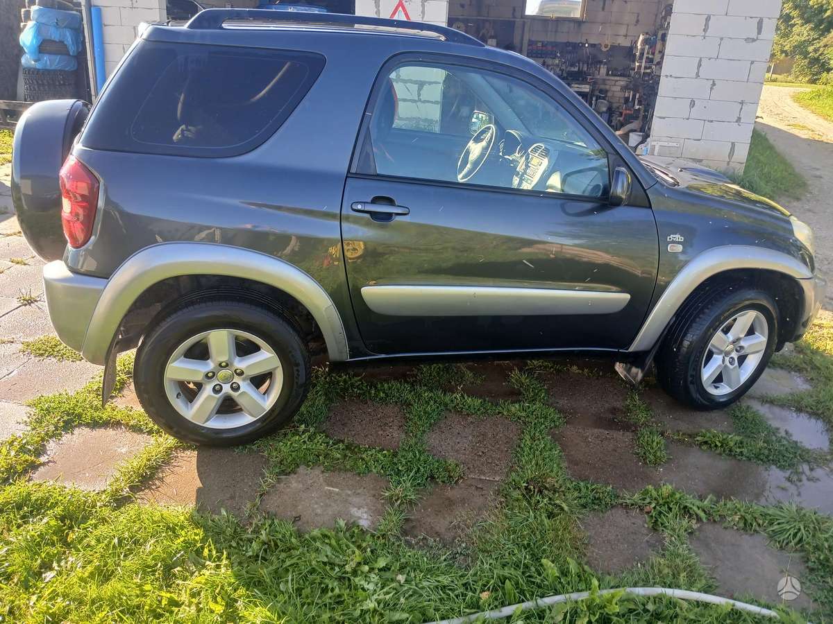 Toyota RAV4 2005 — engine 2000 cm³, 116 HP (85kW)
