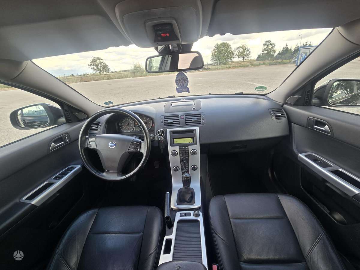 Volvo V50 2012 — photo 12