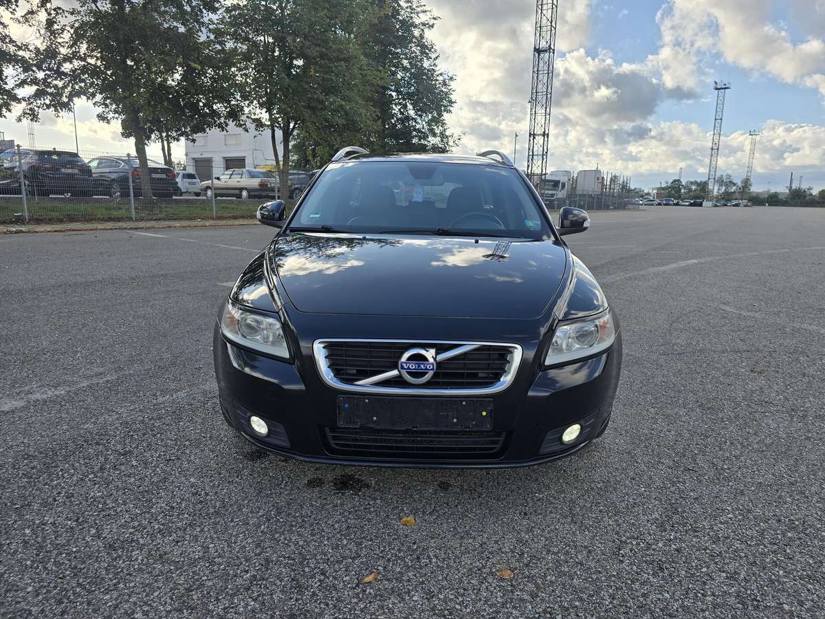 Volvo V50 2012 — rear view