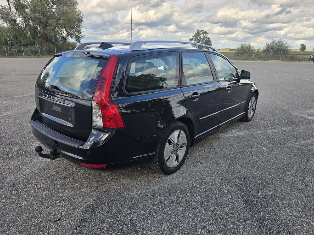 Volvo V50 2012 — photo 5
