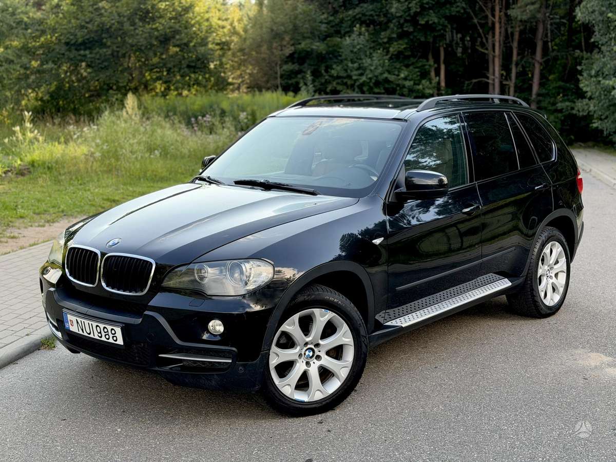BMW X5 2008 — rear view