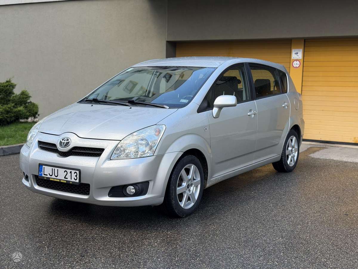 Toyota Corolla 2007 — салон
