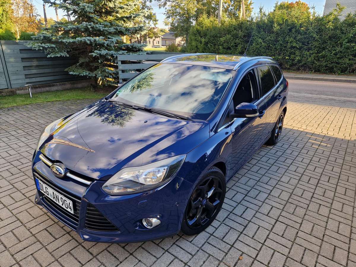 Ford Focus 2012 — салон