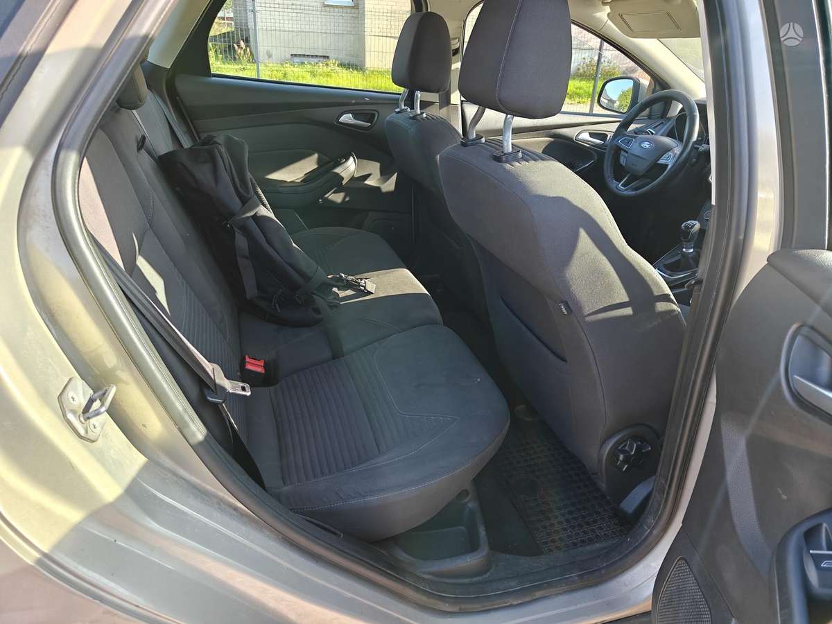 Ford Focus 2015 — photo 10