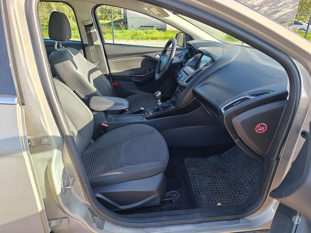 Ford Focus 2015 — photo 12