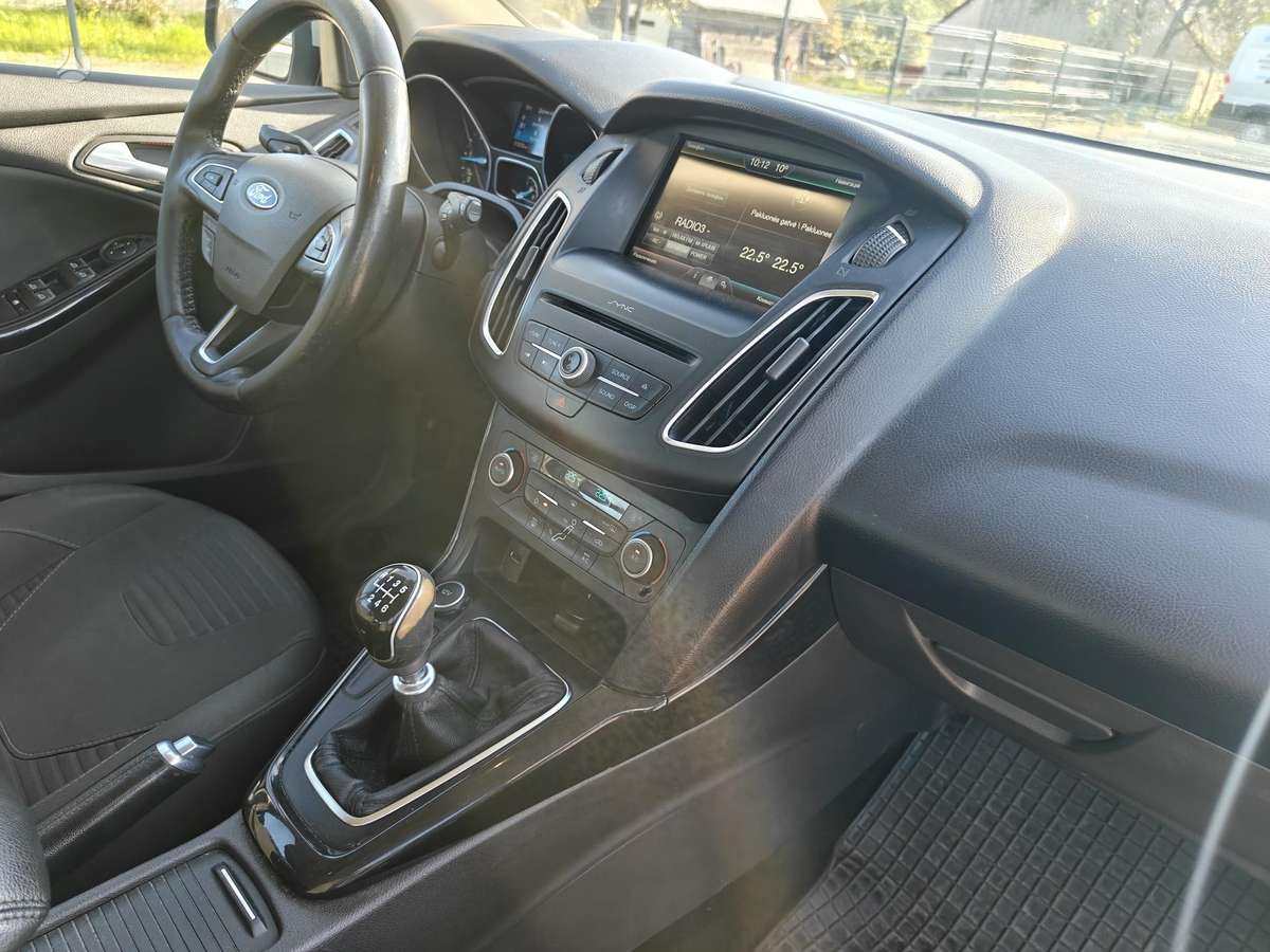 Ford Focus 2015 — photo 13