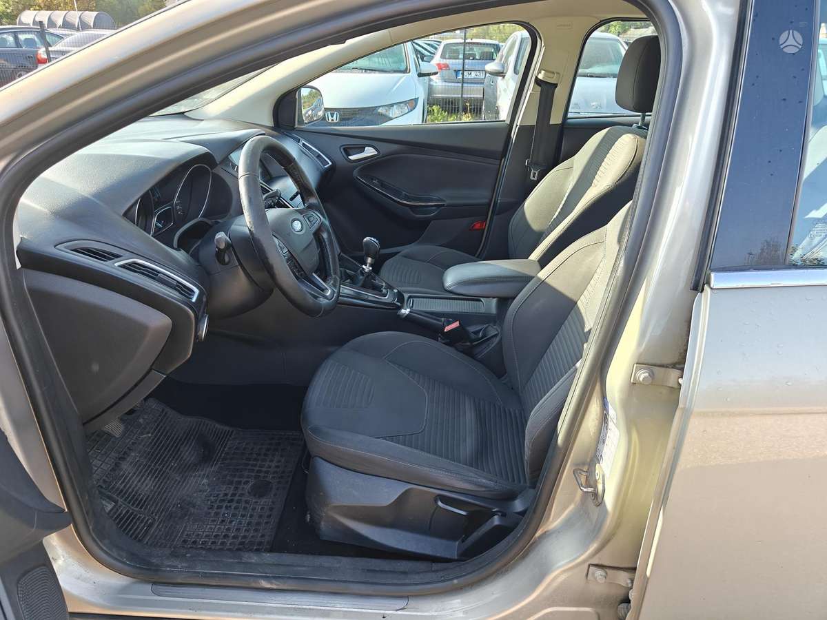 Ford Focus 2015 — photo 15