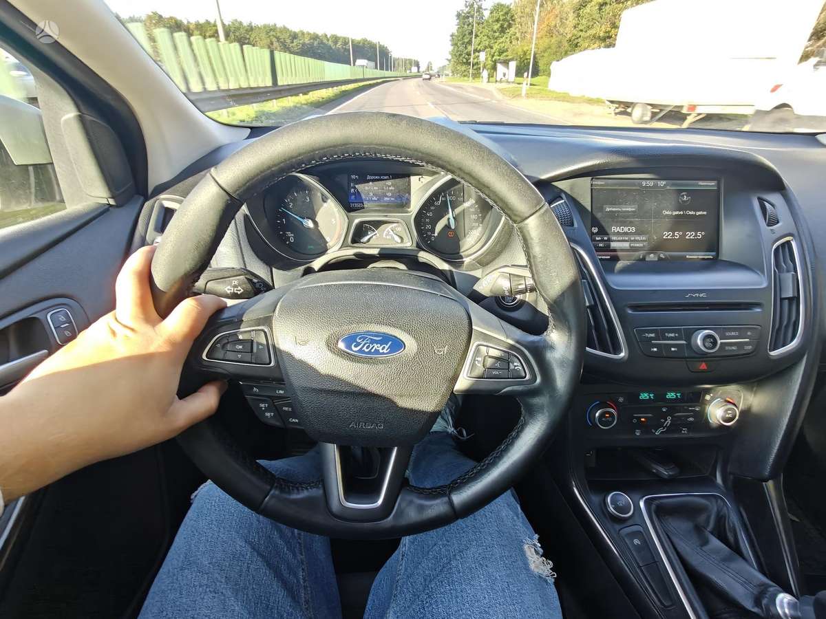 Ford Focus 2015 — photo 17
