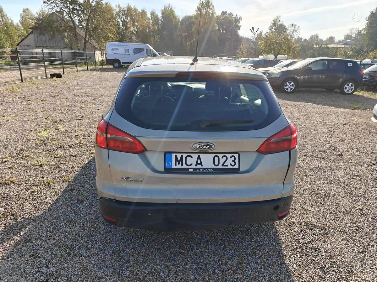 Ford Focus 2015 — engine 1499 cm³, 105 HP (77kW)