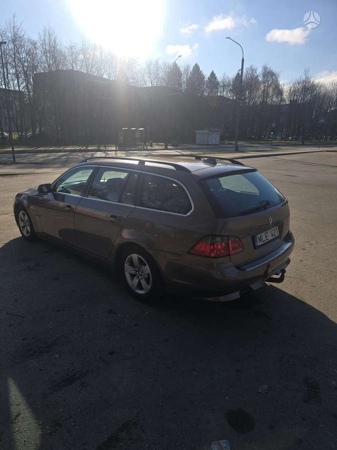 BMW 530 2007 — салон