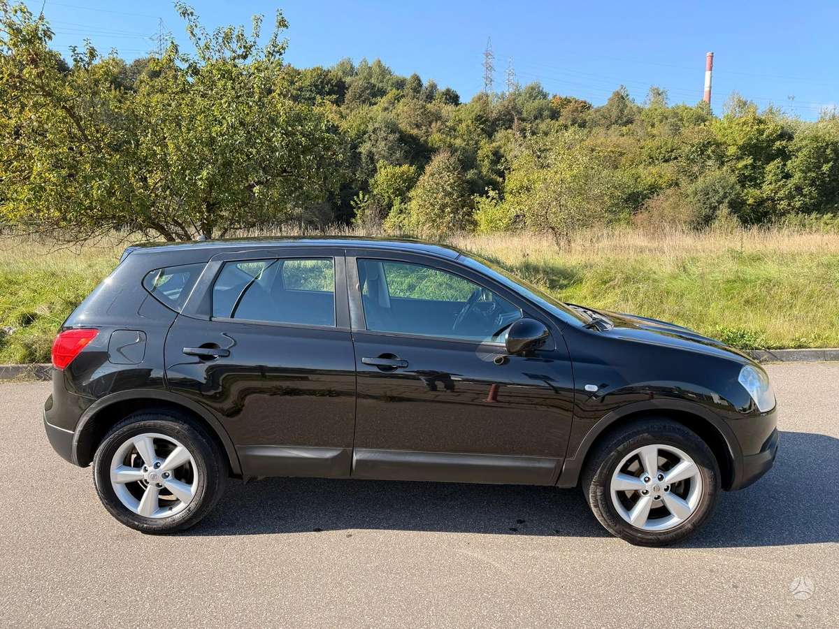 Nissan Qashqai 2009 — engine 1598 cm³, 114 HP (84kW)