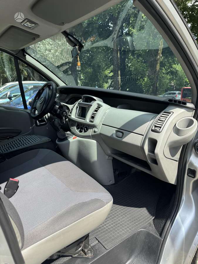 Opel Vivaro 2007 — photo 11