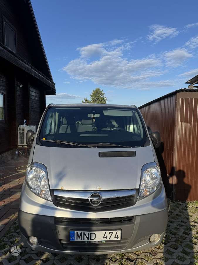 Opel Vivaro 2007 — interior