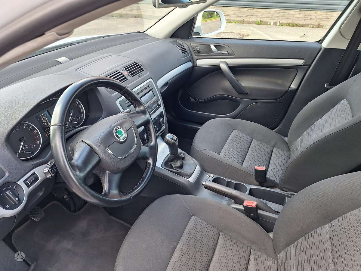 Skoda Octavia 2012 — photo 9