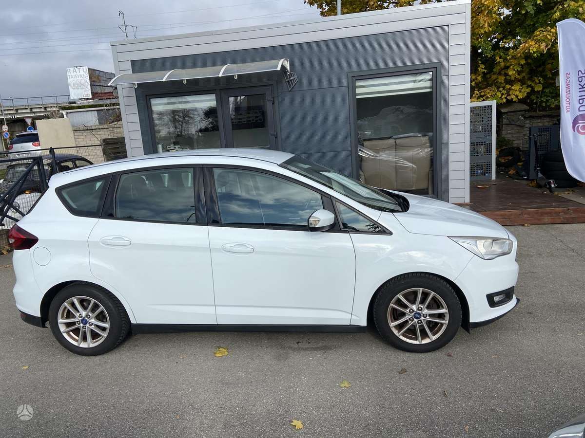 Ford C-MAX 2015 — салон