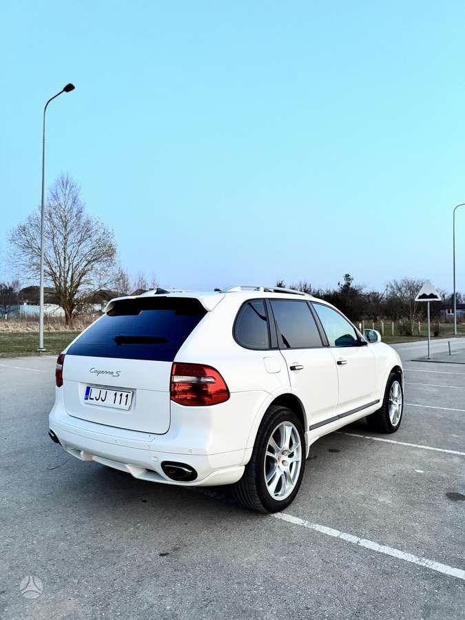 Porsche Cayenne 2007 — rear view