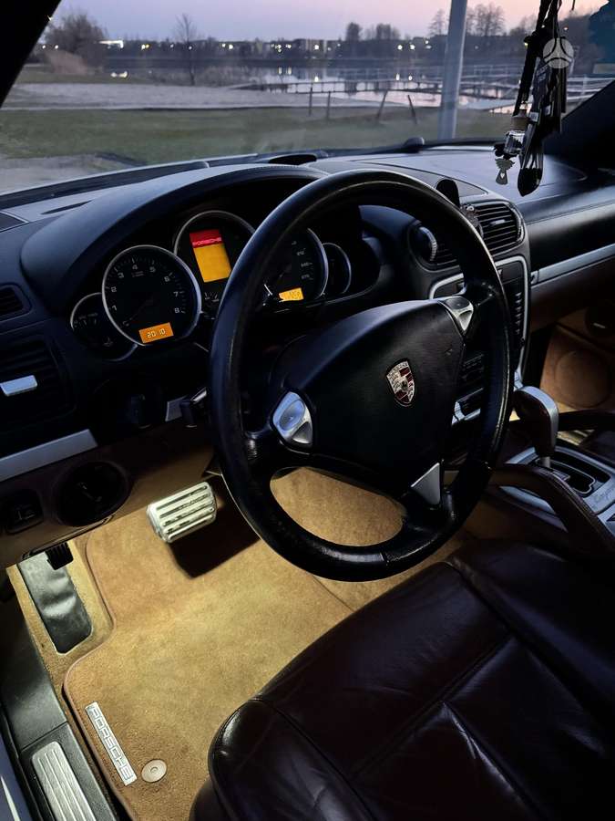 Porsche Cayenne 2007 — photo 26