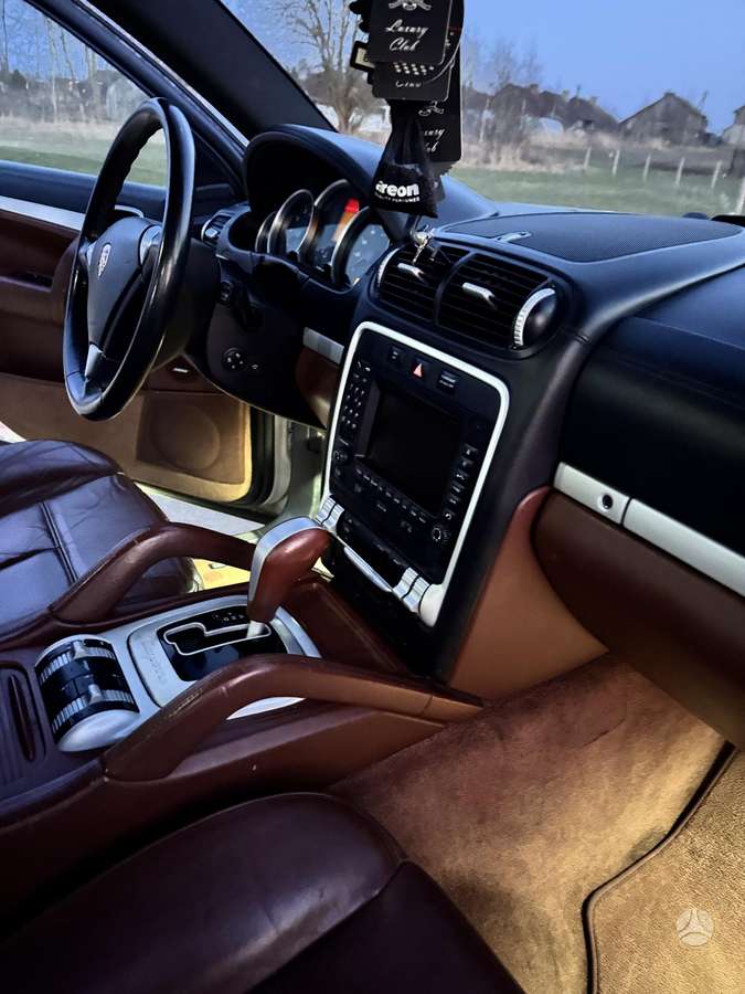 Porsche Cayenne 2007 — photo 27
