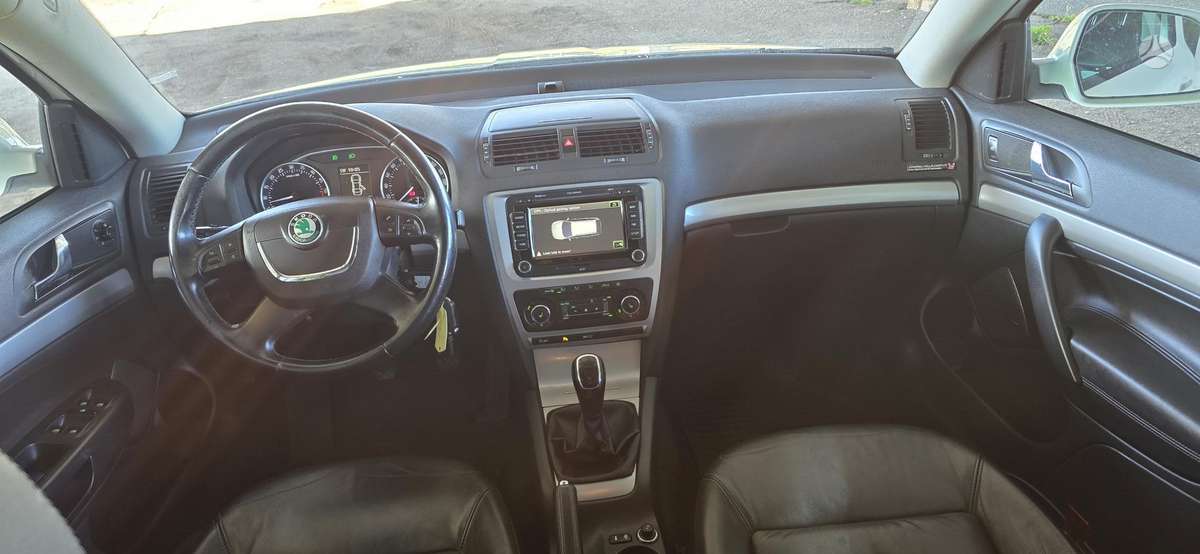 Skoda Octavia 2011 — photo 11