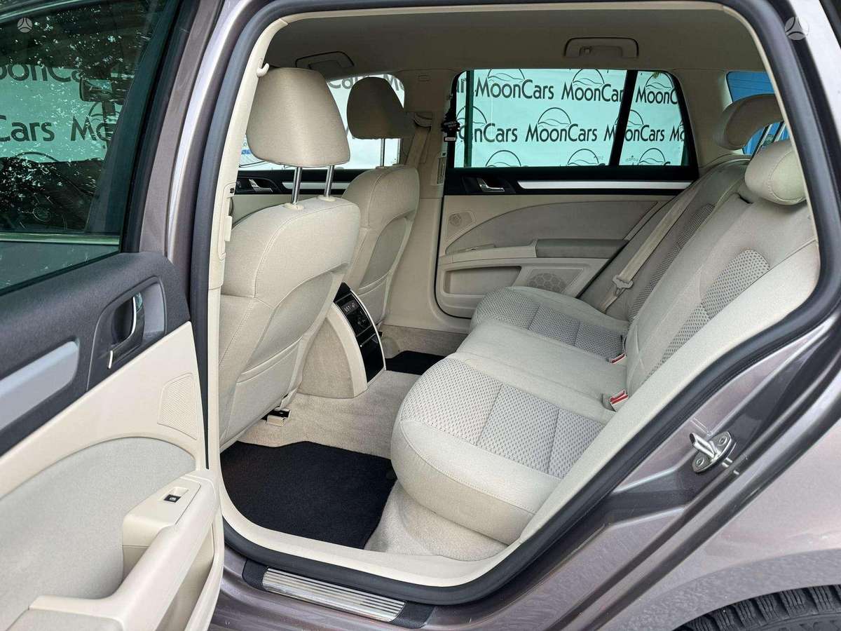 Skoda Superb 2011 — photo 12